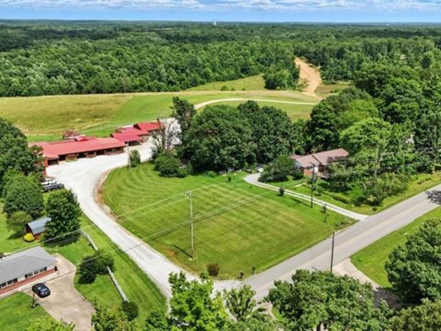House for sale in Waverly