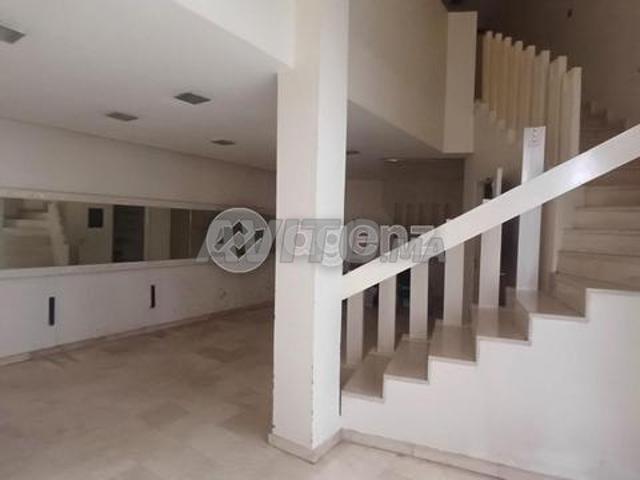 Local commercial location à Anfa, Gharb-Chrarda-Beni Hssen