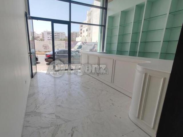 Local commercial vente à Anfa, Gharb-Chrarda-Beni Hssen