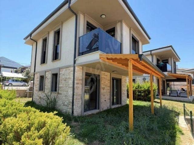 Güzelçamlı Mahallesi, Kuşadası içerisinde satılık Villa