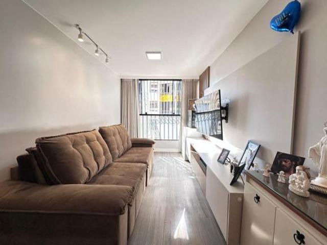 Apartamento venda em Região Geográfica Imediata do Distrito Federal, Região Integrada de Desenvolvimento do Distrito Federal e Entorno