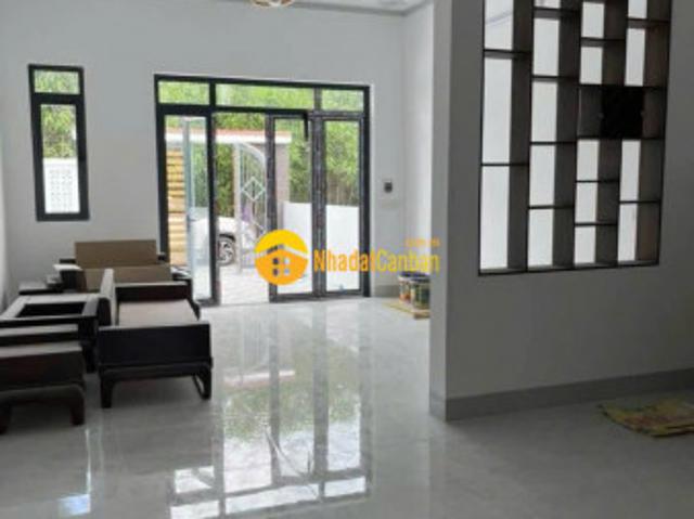 Nhà mặt phố bán