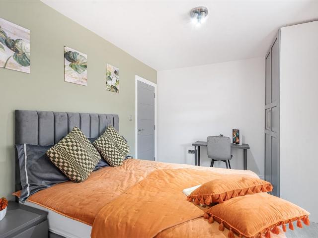 House for rent in Royal Borough of Kingston upon Thames, Greater London