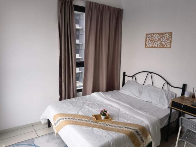 Room for rent in Petaling, Alam Impian