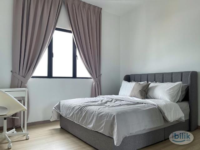 Room for rent in Petaling, Alam Impian