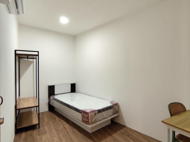 Room for rent in Petaling, Alam Impian