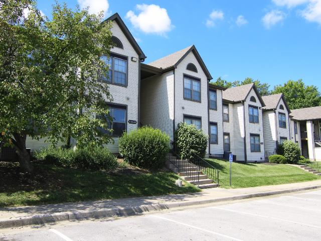 Apartment for rent in Red Bridge, Kansas City