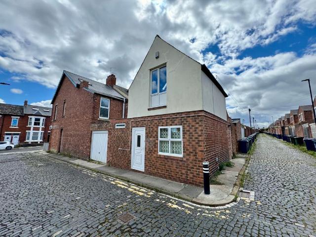 Flat for sale in South Gosforth, Tyne And Wear