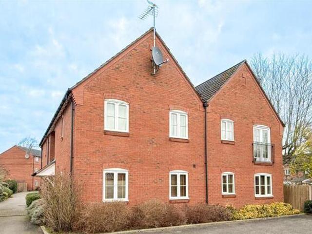 House for rent in Green Close, Warwickshire