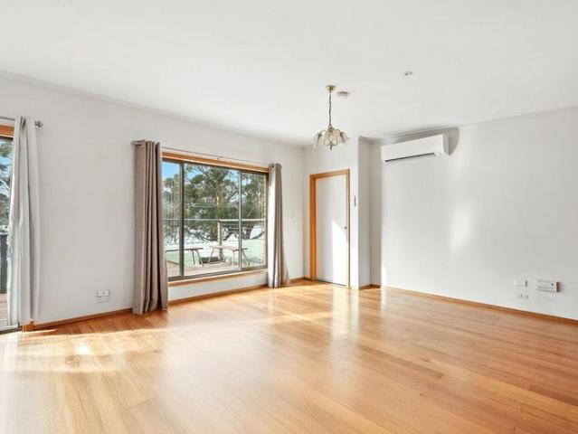 Apartment for rent in White Beach, Tasmania
