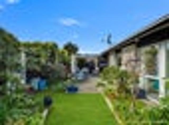 House for sale in Chaslands, Canterbury
