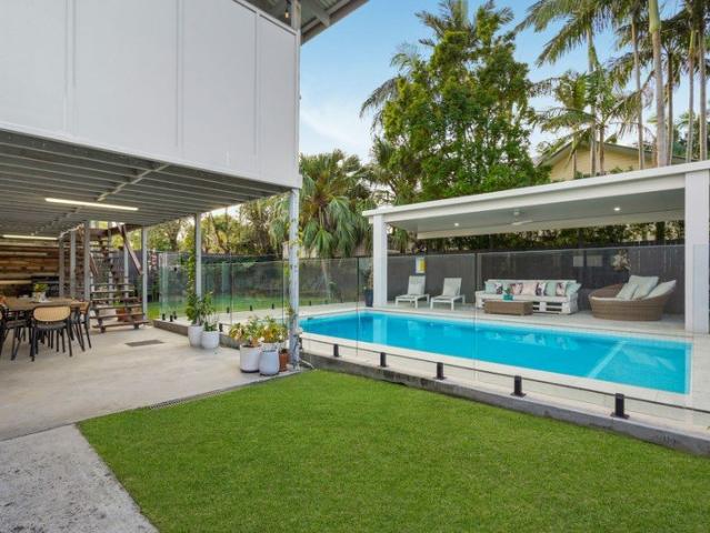 House for sale in Biggera Waters, Gold Coast City