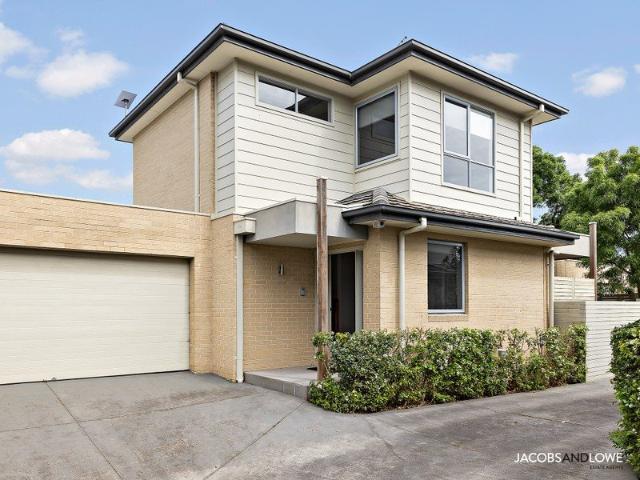 Townhouse for rent in Dromana, Melbourne