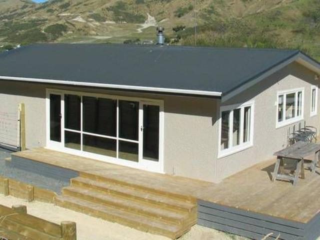 House for rent in Mahia