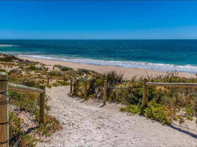 Apartment for rent in Halls Head, Western Australia