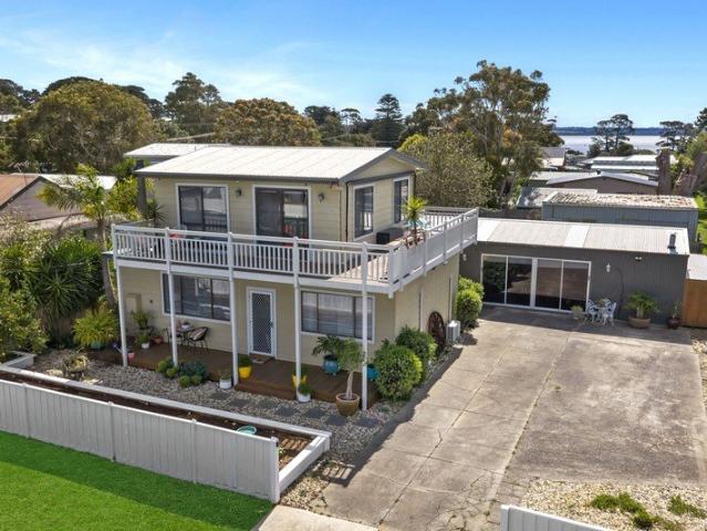 House for sale in Corinella