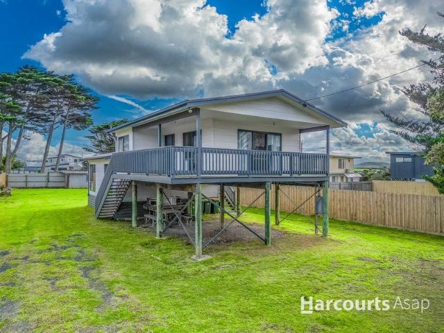 House for sale in Surf Beach, Victoria