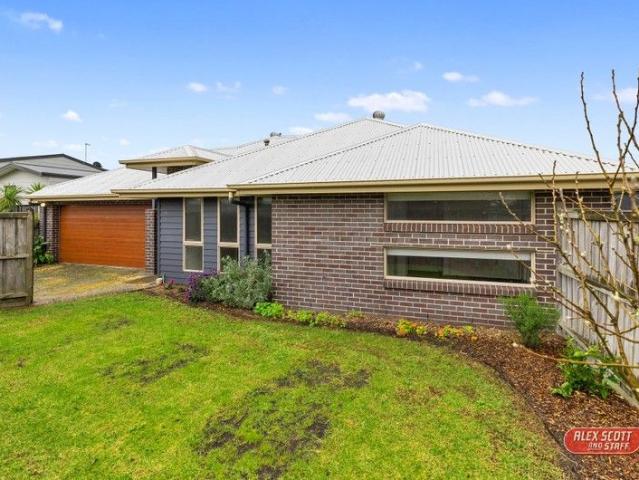 House for sale in Surf Beach, Victoria