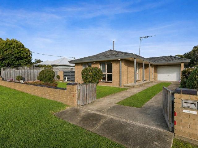 House for sale in Newhaven, Victoria