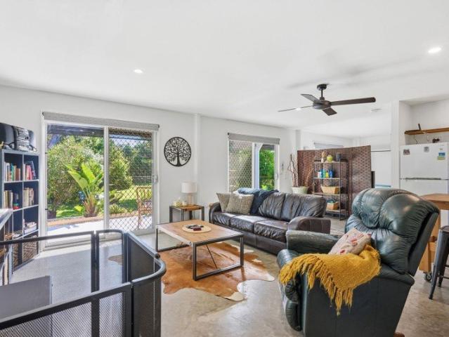 House for sale in Victoria