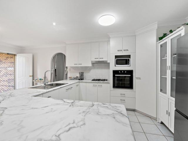 House for sale in Moore Park Beach