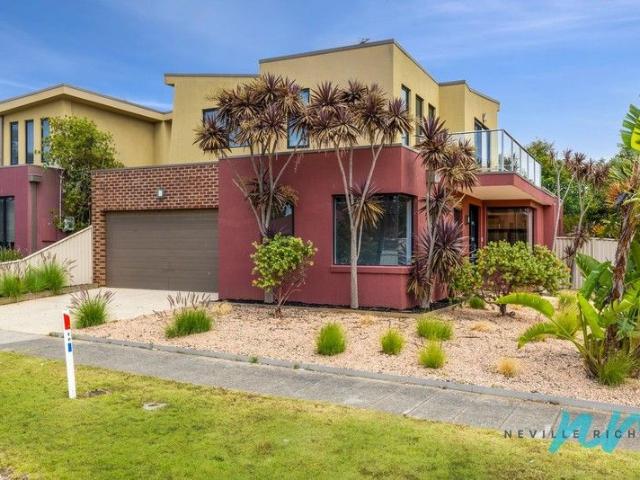 Townhouse for sale in St Leonards, Victoria