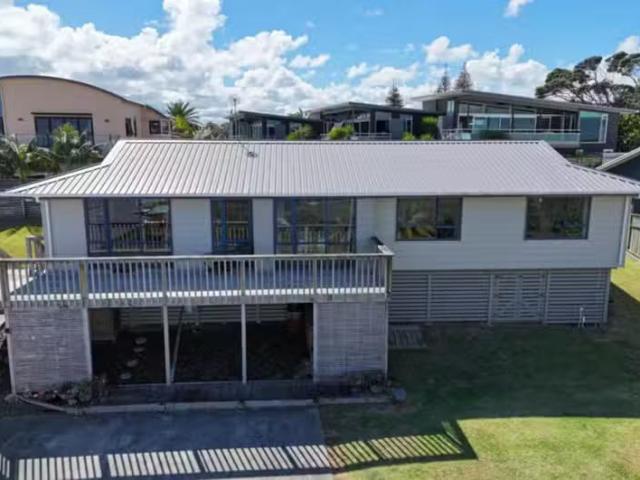 House for rent in Baylys Beach, Northland
