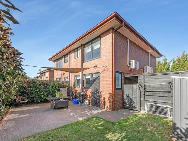 Townhouse for rent in Camerons Creek, Victoria