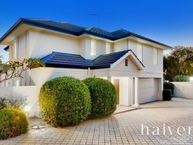Townhouse for sale in Scarborough, City of Stirling