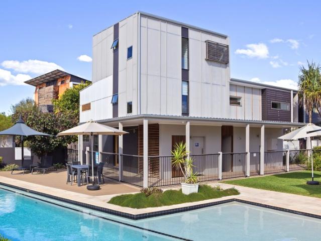 Townhouse for sale in Mount Coolum