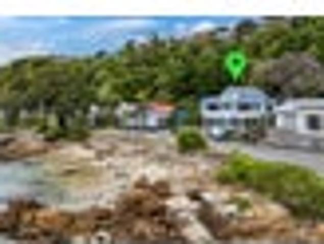 House for sale in Karaka Bay, Wellington