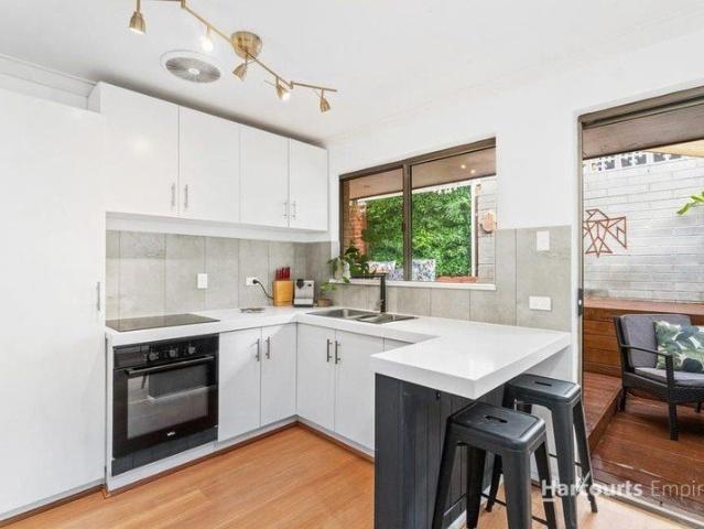 Villa for sale in Scarborough, City of Stirling