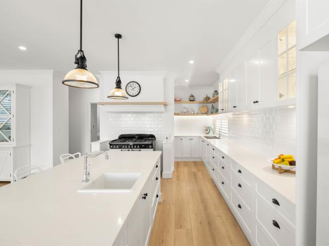 House for sale in Lota, Greater Brisbane