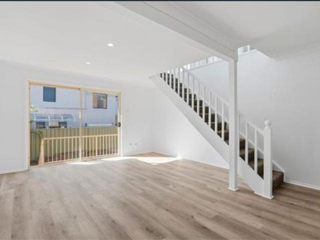 Townhouse for rent in Gosford, New South Wales