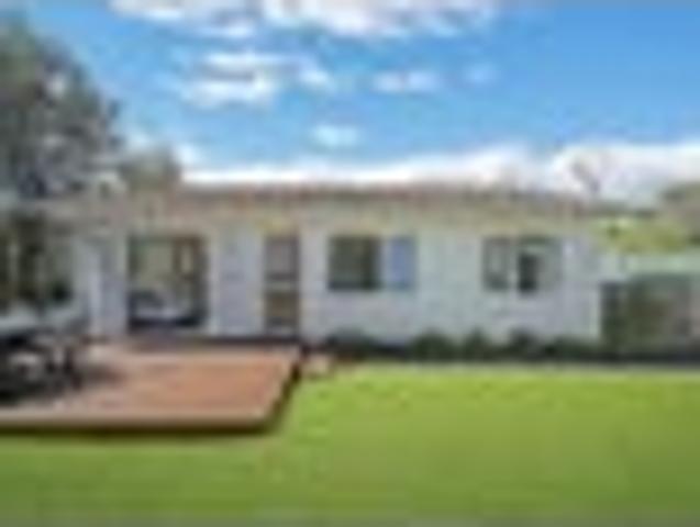 House for sale in Beach Haven, Kaipātiki