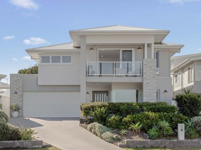 House for sale in Lake Cathie, New South Wales