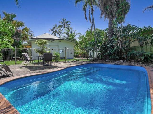 House for sale in Holloways Beach, Cairns
