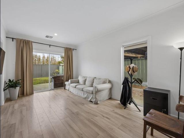 Townhouse for rent in Horseshoe Creek, South Australia