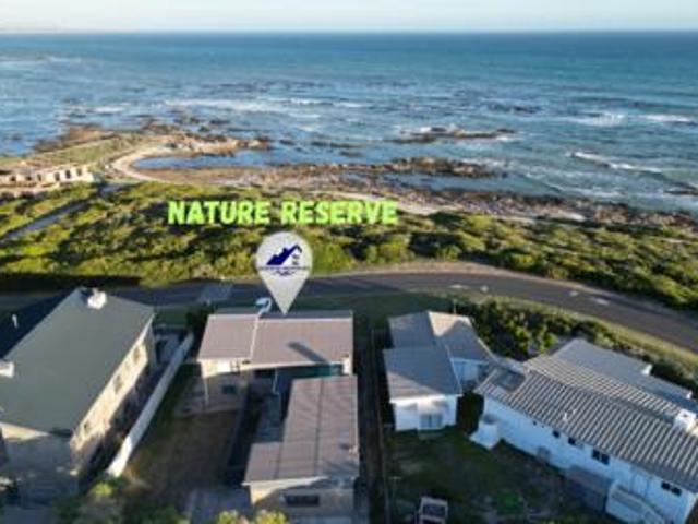 House for sale in Baardskeerdersbos, Western Cape