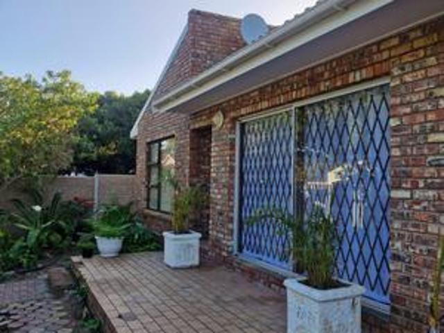 House for sale in Groot Brak Rivier, Western Cape
