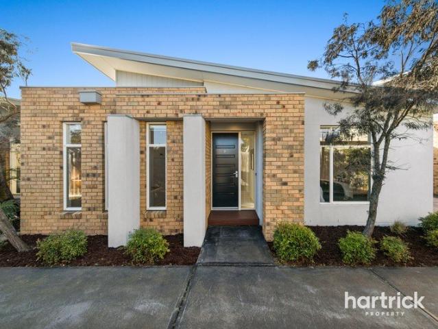 Townhouse for sale in Camerons Creek, Victoria