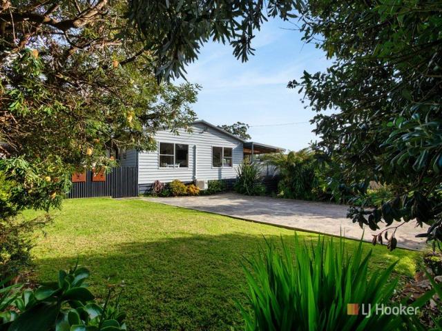 House for sale in Sisters Beach, Tasmania