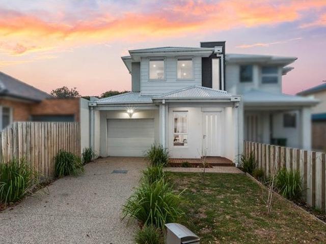 Townhouse for sale in Altona, Melbourne