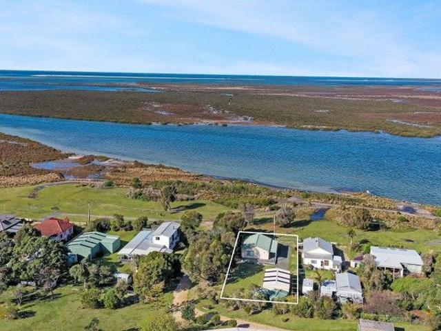 House for sale in Robertsons Beach, Victoria