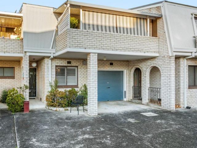 Townhouse for sale in Long Jetty, New South Wales