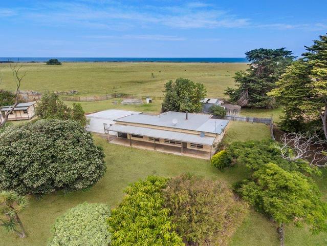 House for sale in Allestree, Victoria