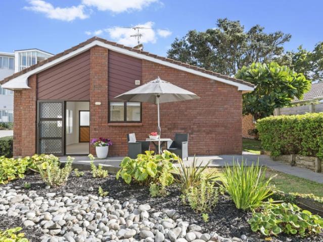Apartment for sale in Whangaparaoa