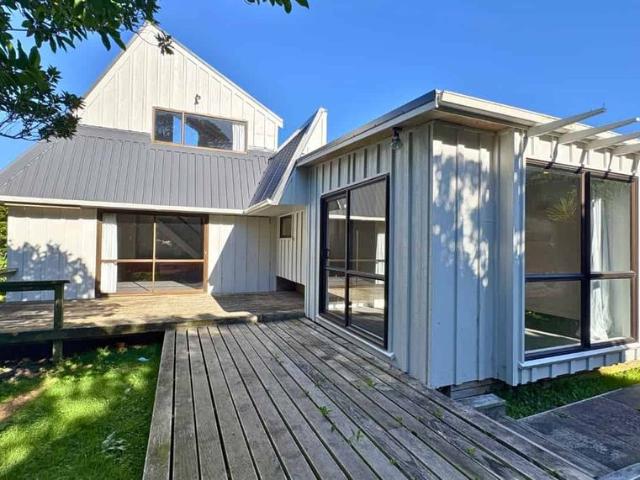 House for rent in Pukerua Bay, Wellington