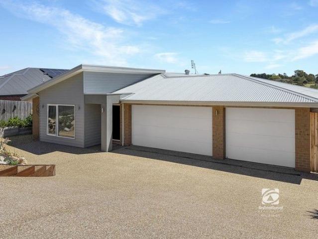 House for sale in Lakes Entrance, Victoria