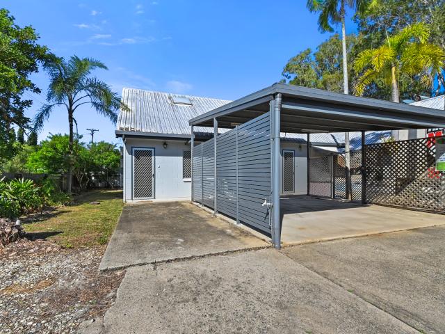 Townhouse for sale in Holloways Beach, Queensland